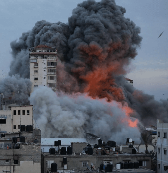 http://viraltrendx.ezzybrown.com.ng BREAKING: Israeli Airstrikes Demolish Gaza City High-Rise Residential Building